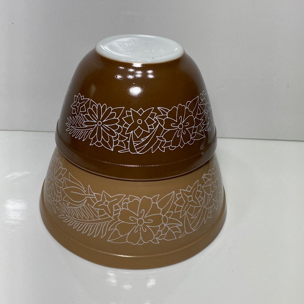 Pyrex 402 and 401 Woodland Brown, 750 ml & 1.5 LT, Mixing Bowls Vintage